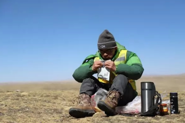 直擊“三調(diào)”:測繪員腳量青藏高原,“缺氧不缺精神”